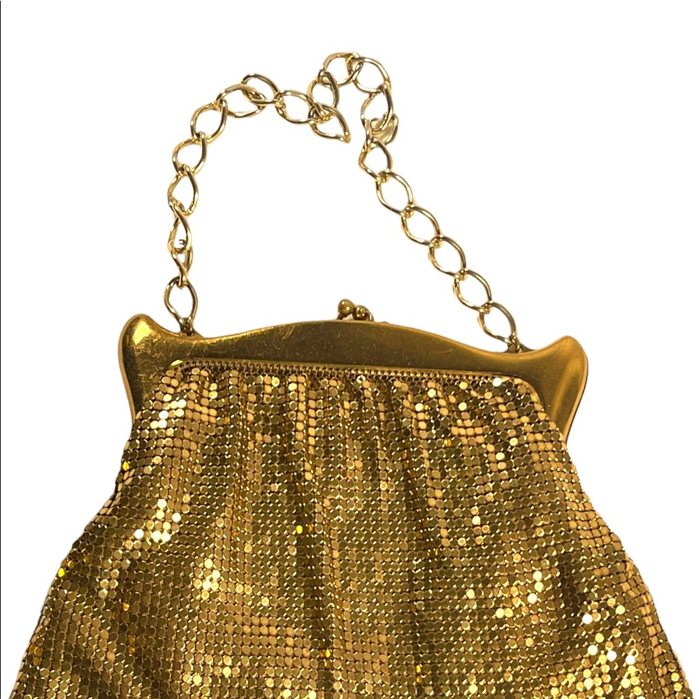 Vintage 1950s gold metal mesh chain mail Whiting & Davis wristlet evenin… - Picture 3 of 9